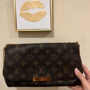Louis Vuitton Pallas Clutch